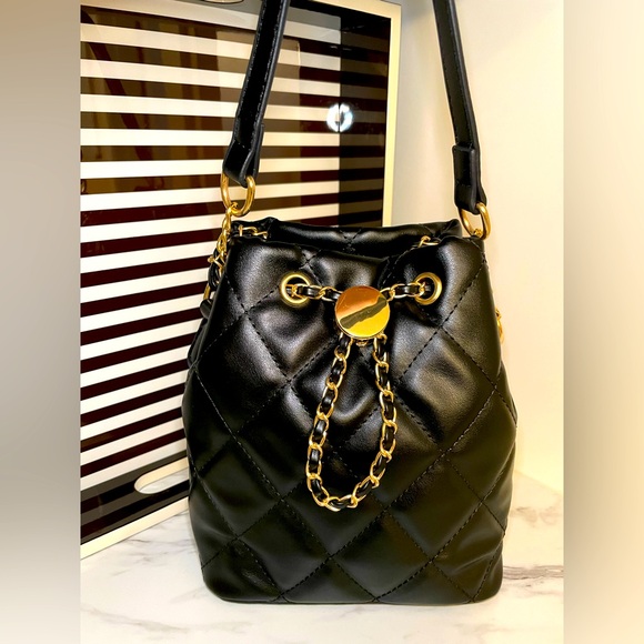 Handbags - Black Quilted Bucket Crossbody Bag